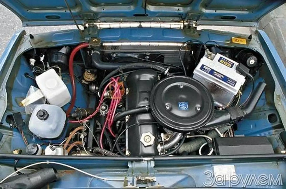 ВАЗ 2107 под капотом