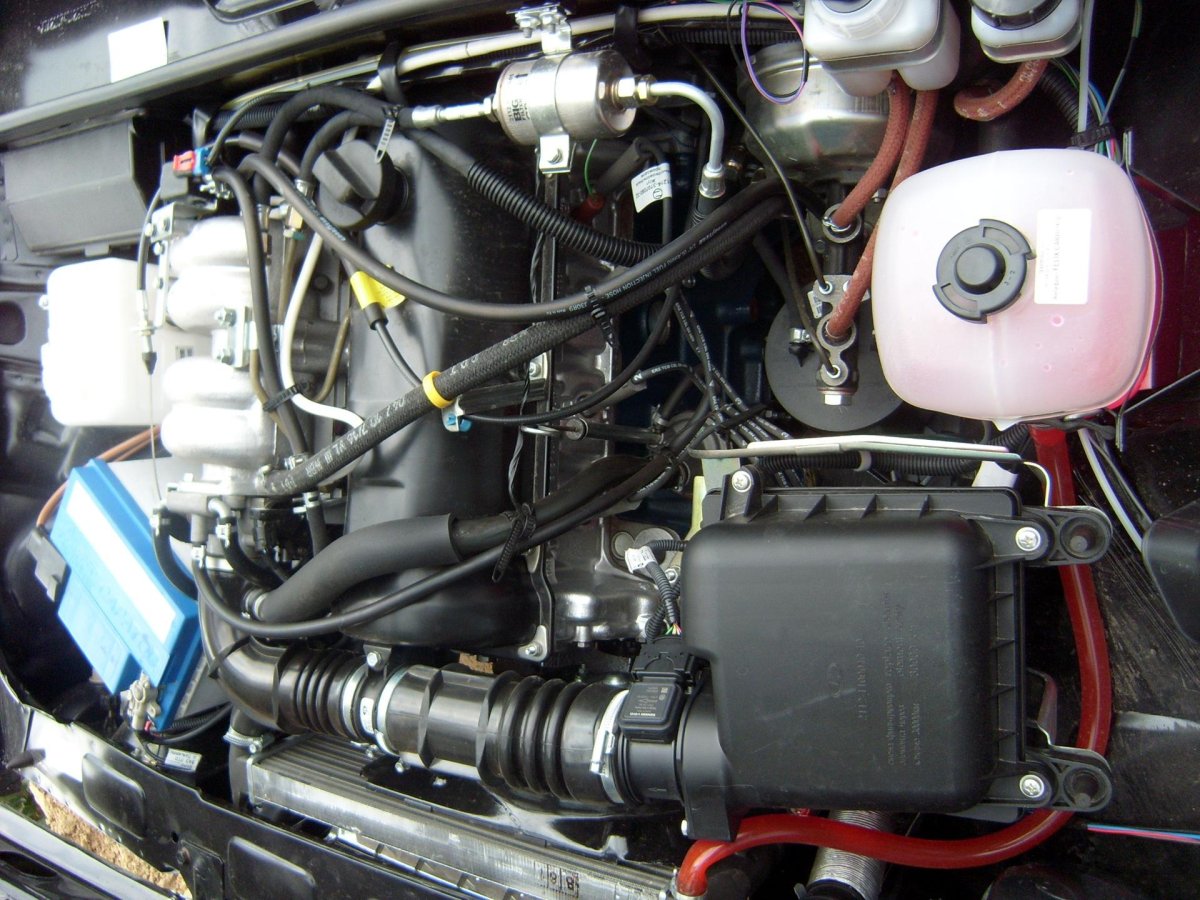 Подкапотка Нива 21214