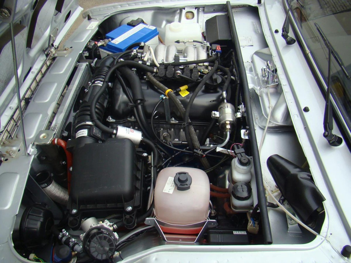 Подкапотка ВАЗ 2105 инжектор