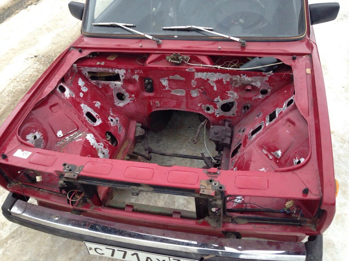 Подкапотки ВАЗ 2107