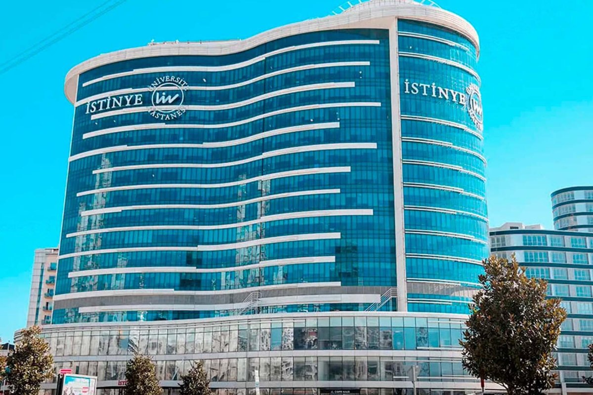Университет Истинье Стамбул