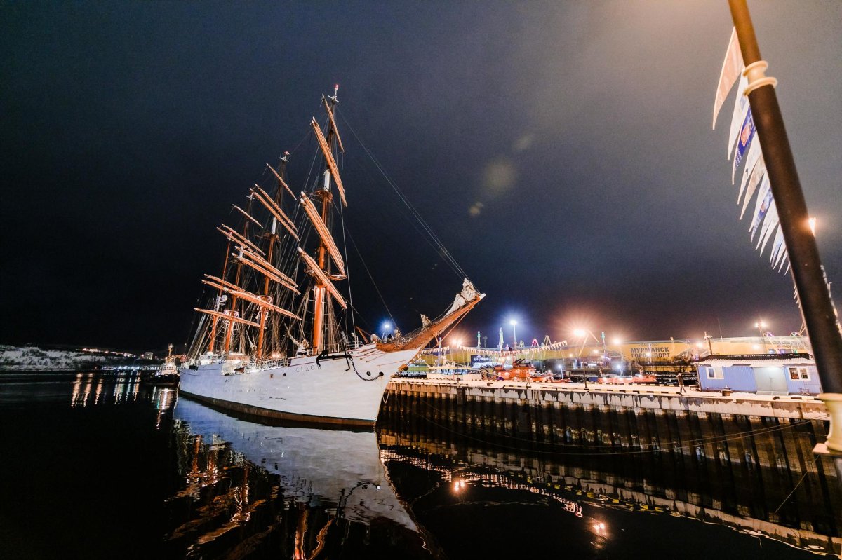 Мурманск парусник Седов