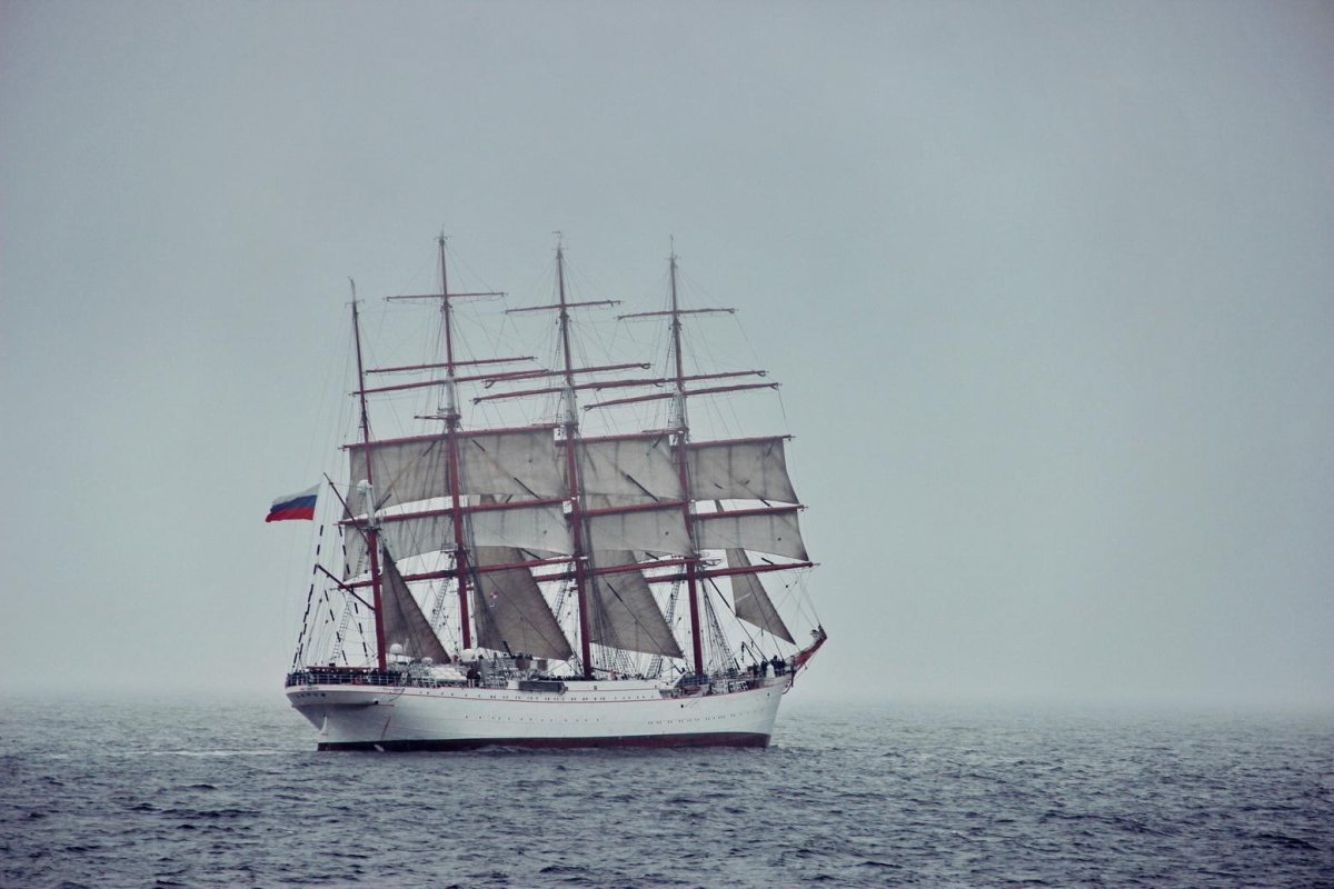 Адмирал Седов парусник