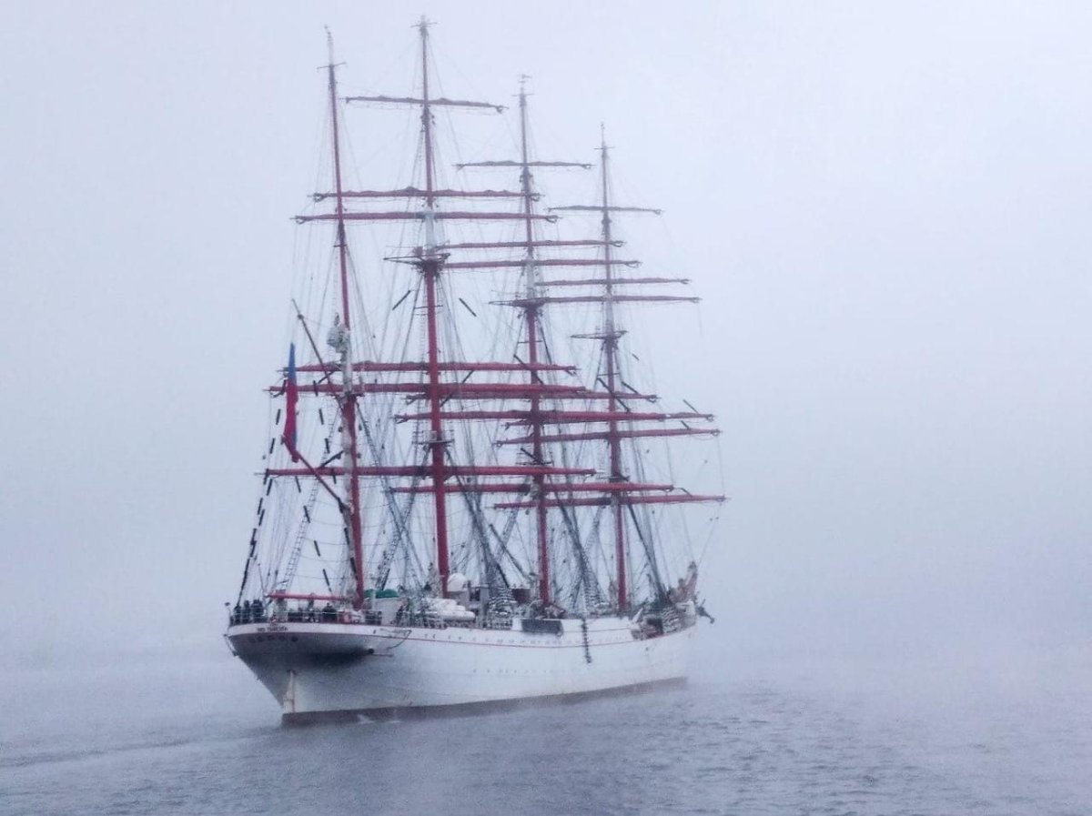 Корабль Седов Мурманск
