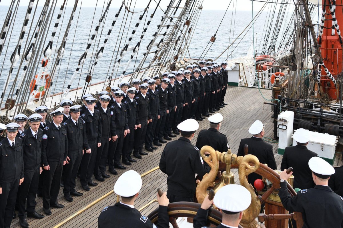 Парусник Седов экипаж