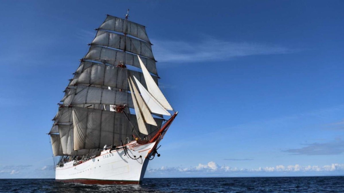 Парусник Седов