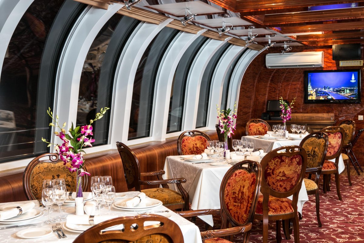 Яхта ресторан Рэдиссон Роял