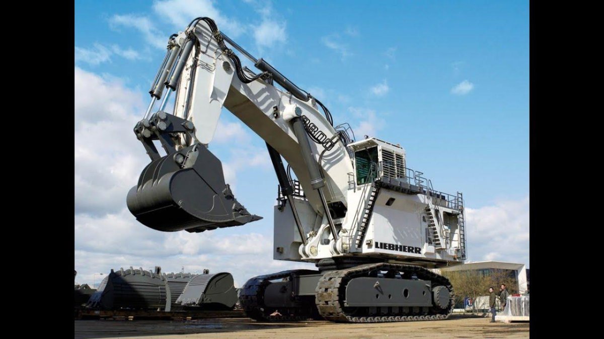 Liebherr r9800