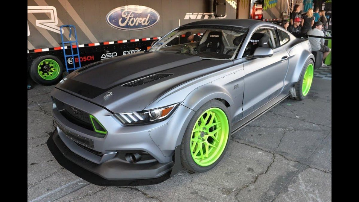 Ford Mustang RTR spec 5
