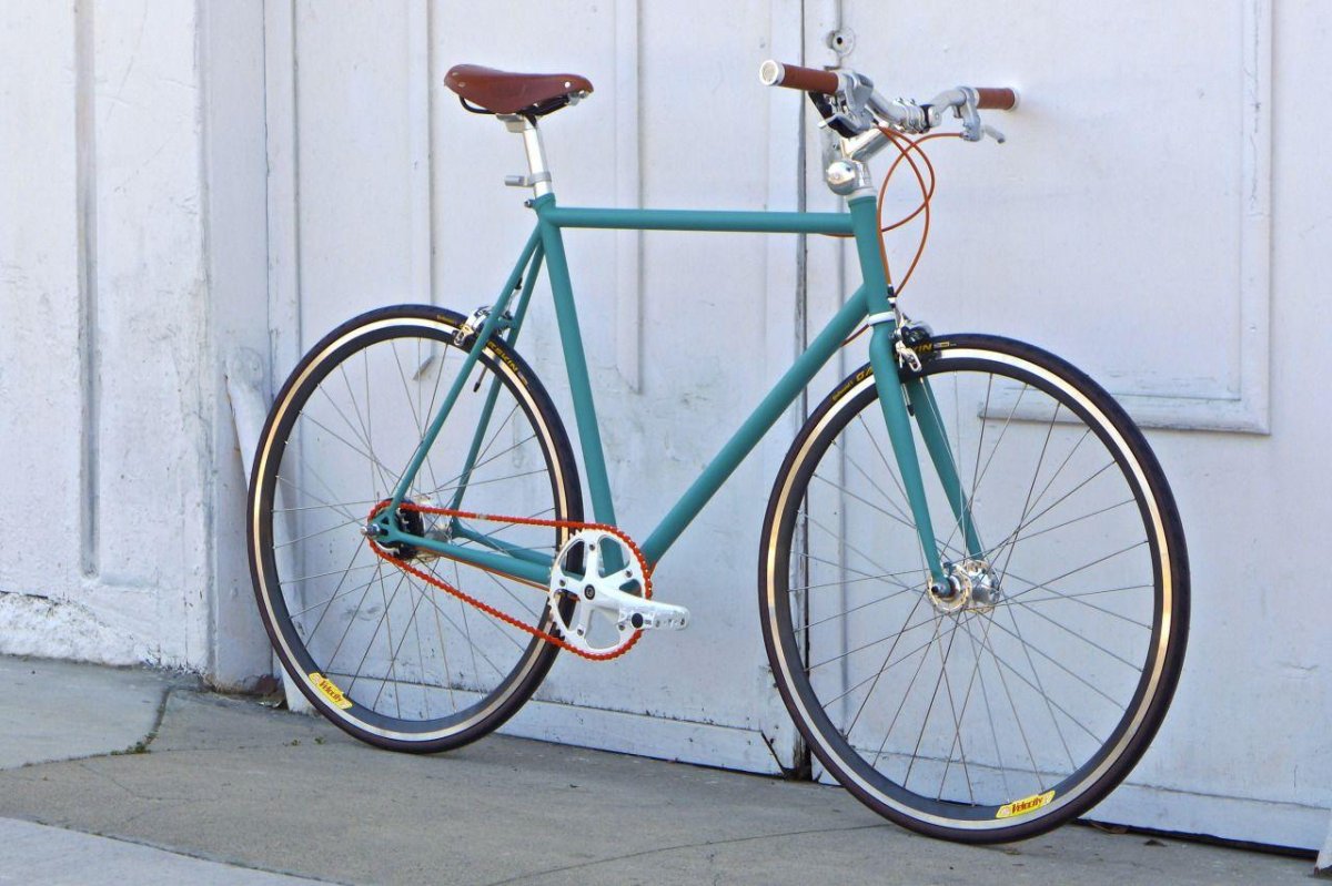 Бирюзовый велосипед