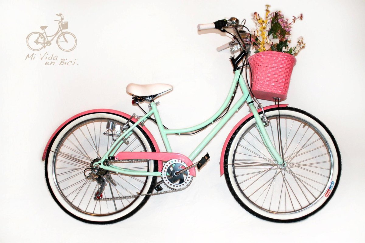 Розовый ретро велосипед