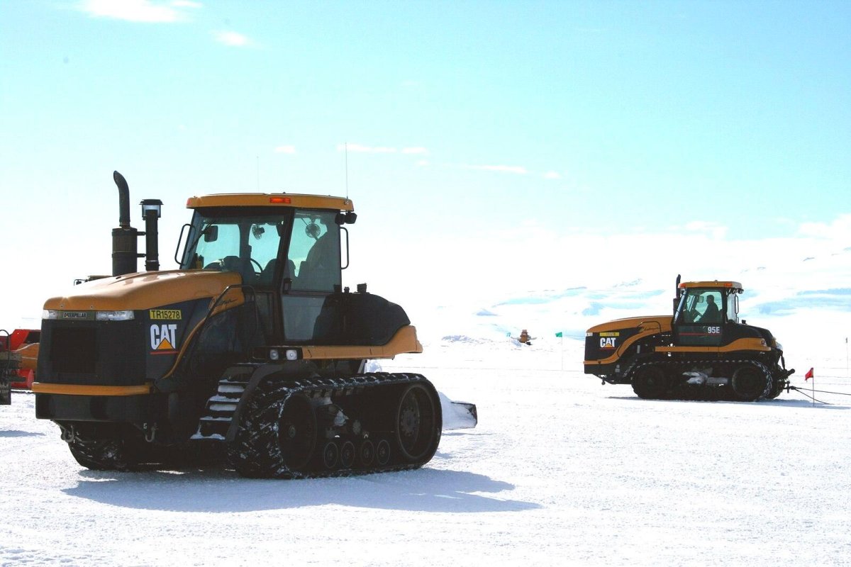 Caterpillar Challenger mt865e Antarctic