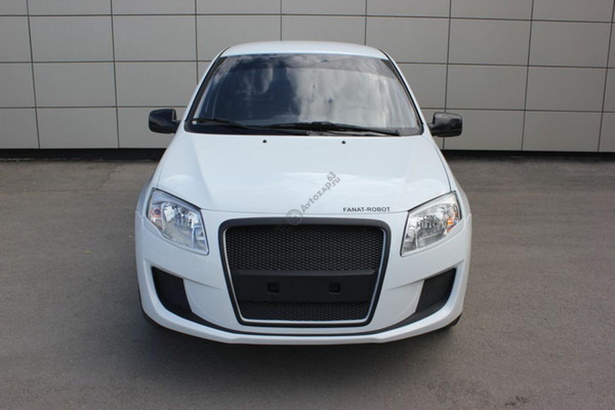 Передний белый бампер робот Лада Гранта 2190