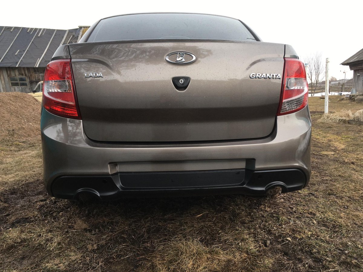 Задний бампер Лада Гранта спорт