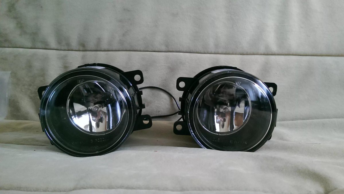 Противотуманные фары Логан 1