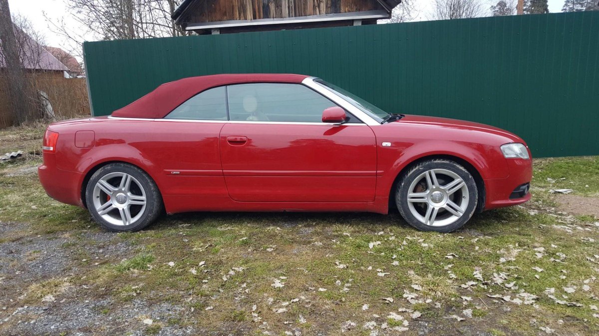 Audi Cabriolet b4 Red