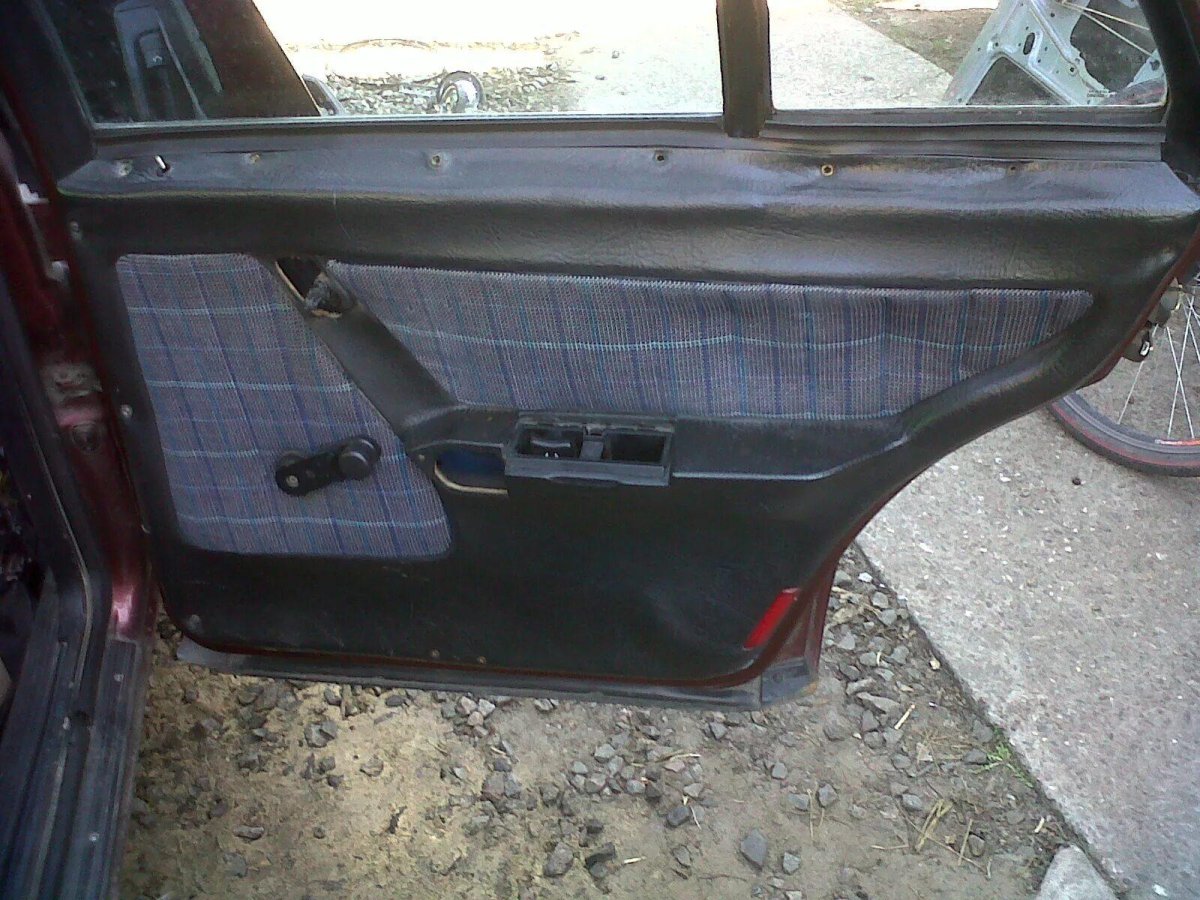 Фиат 124 дверные карты