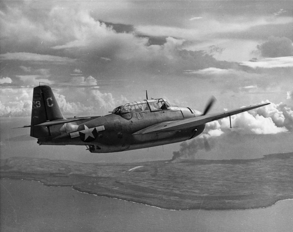 Самолет tbm-3 Avenger