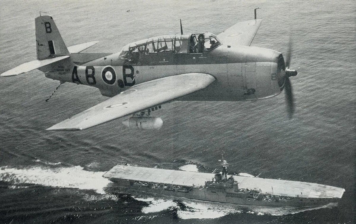 Самолет tbm-3 Avenger