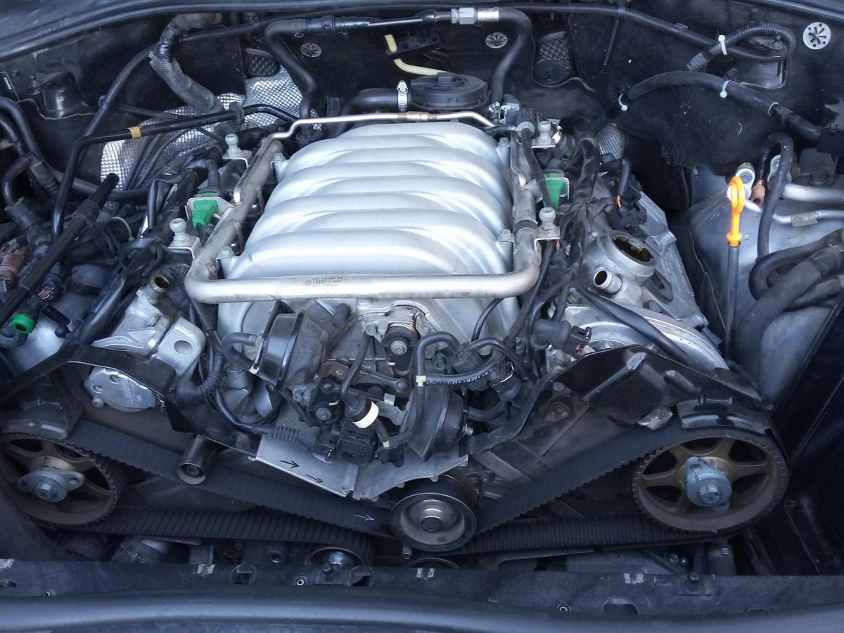 Фольксваген Туарег 4.2 бензин