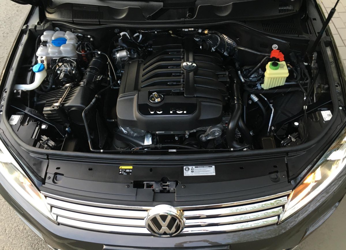 Подкапотное пространство Туарег NF 3.6