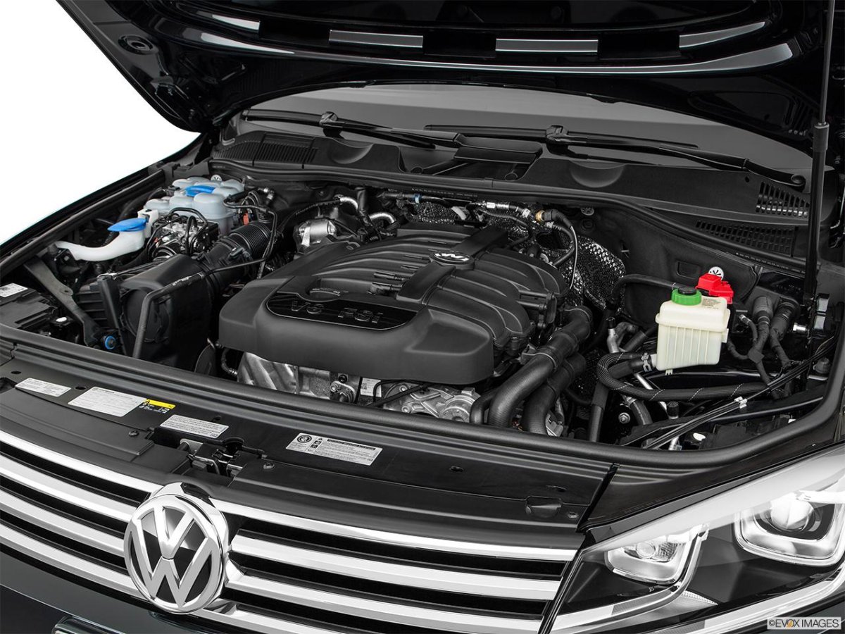 Моторный отсек Туарег 3.0 дизель