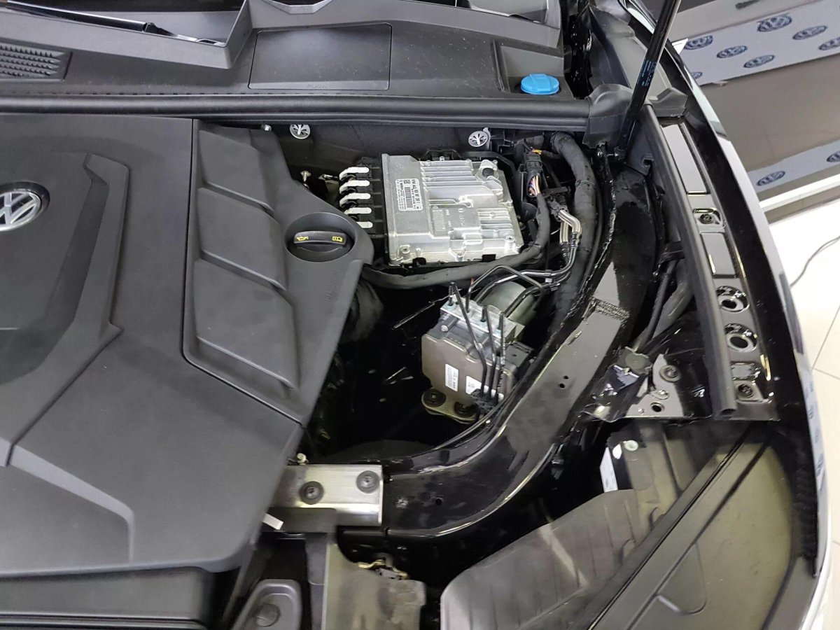 Туарег 2019 подкапотное