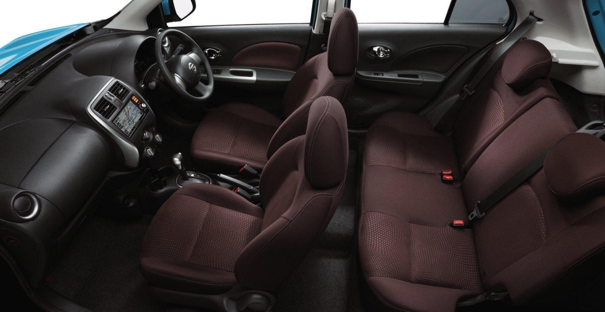 Ниссан Марч 2003 салон