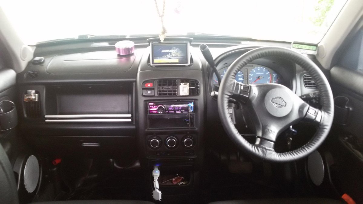 Ниссан куб 2000 салон