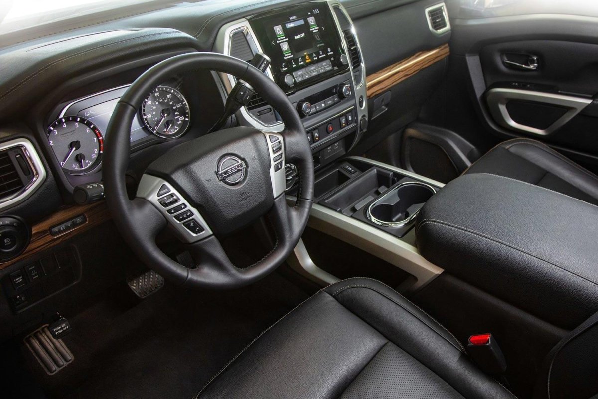 Ниссан Титан 2020 Interior