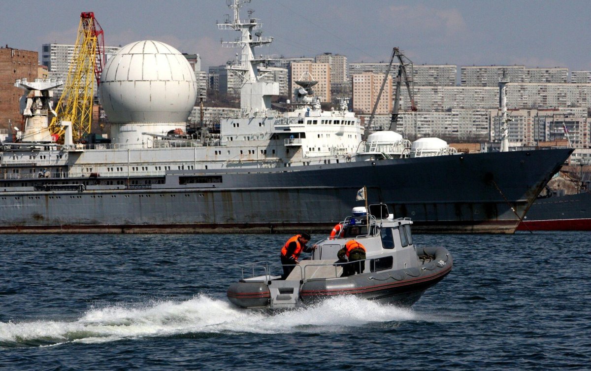 Корабль Крылов во Владивостоке