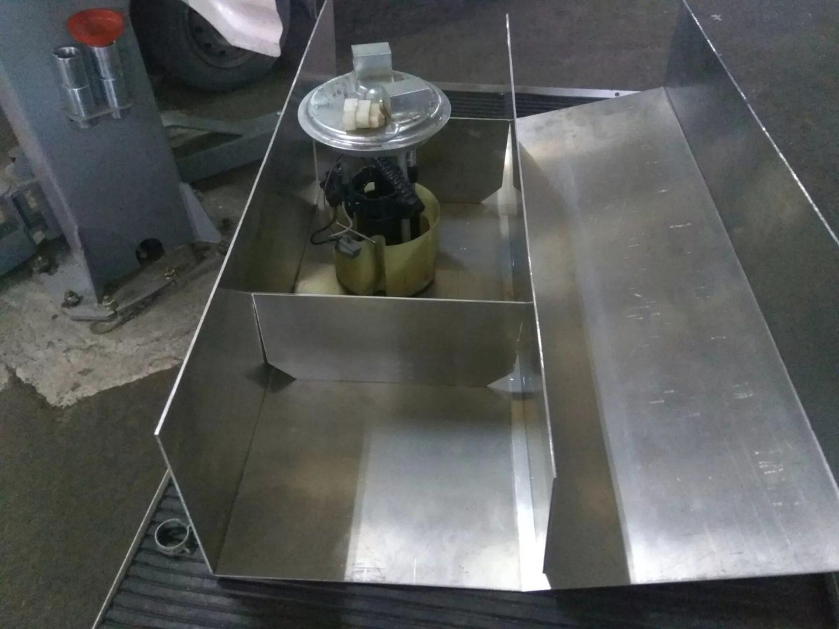 Противоотливной топливный бак