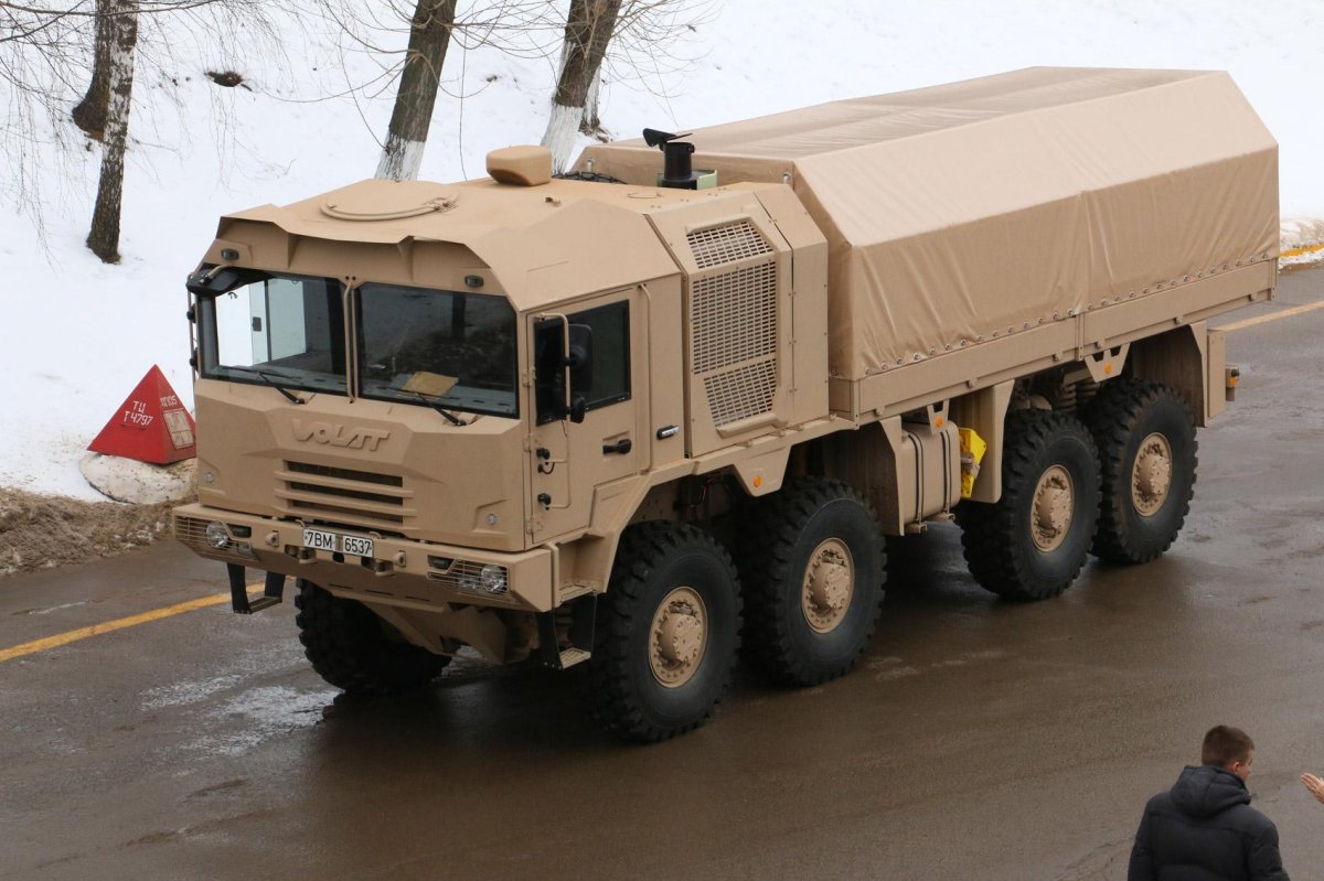 Грузовик Волат МЗКТ-6001