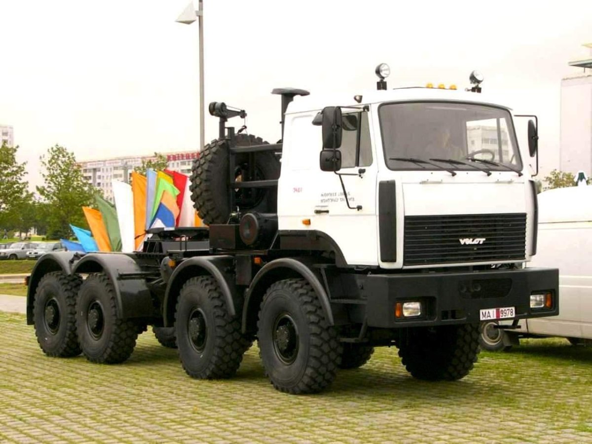 Седельный тягач МЗКТ-7401