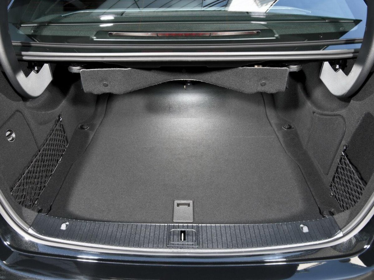 Багажник Мерседес w213