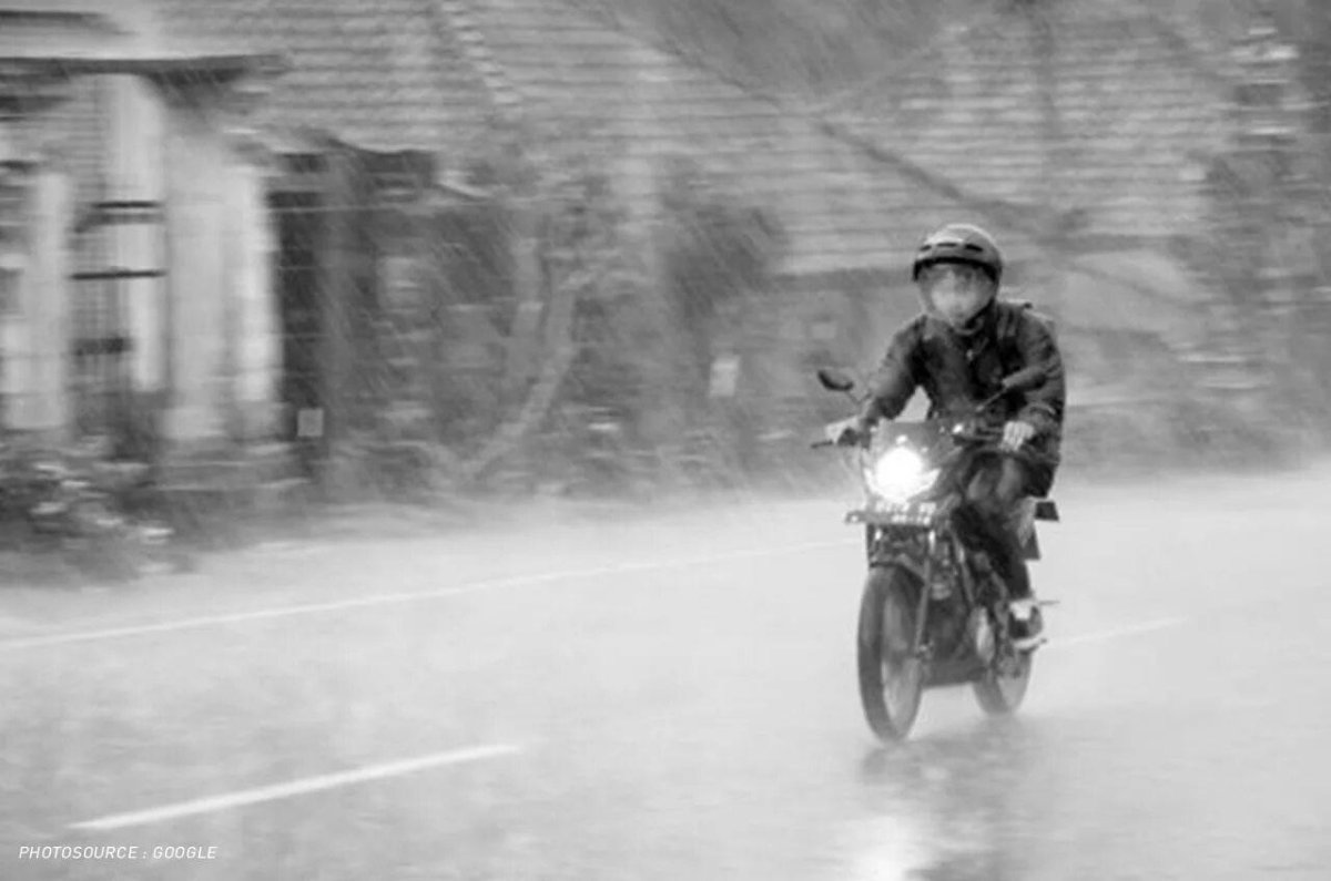 Мотоцикл в дождь