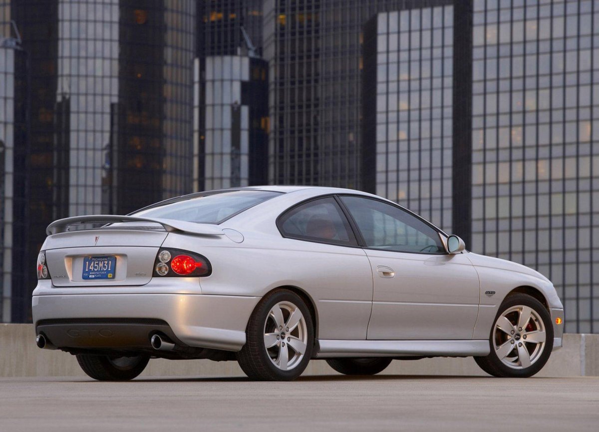 Понтиак GTO 2006