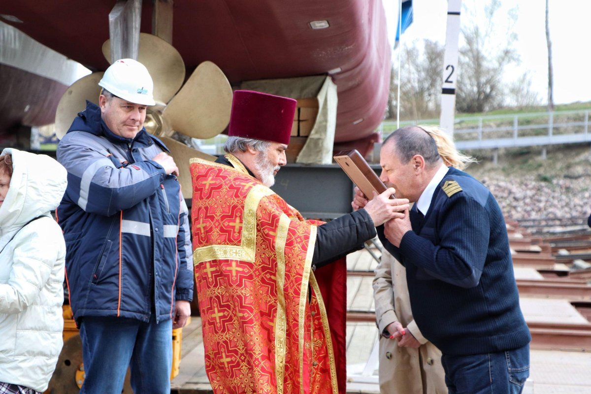 Катамаран Кроншлот