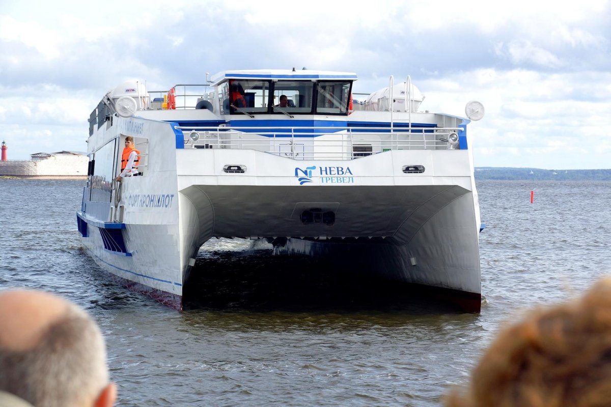 Теплоход Форт Петр 1