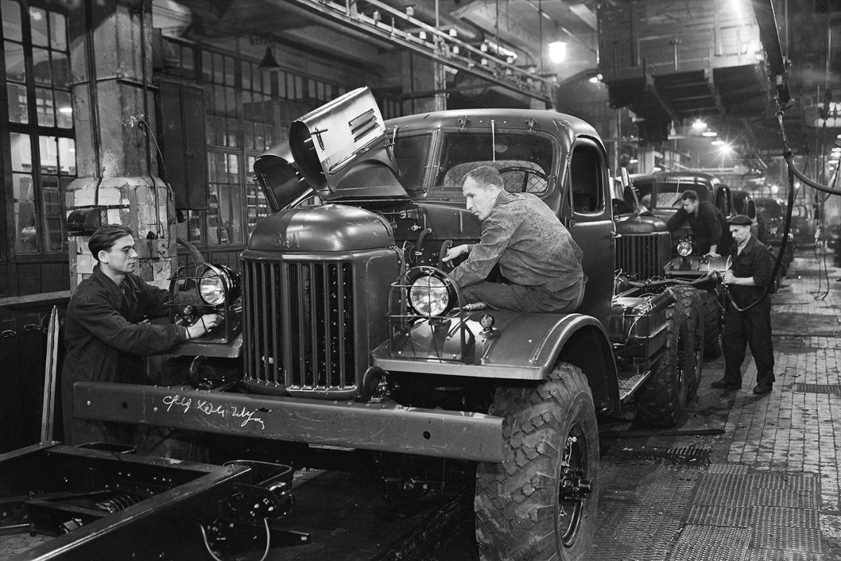 Завод ЗИЛ раньше