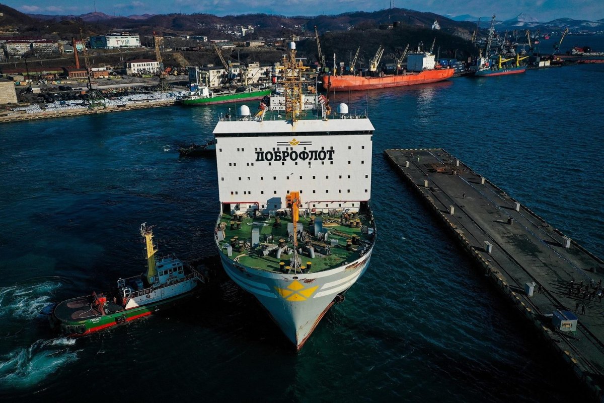 Всеволод Сибирцев плавбаза