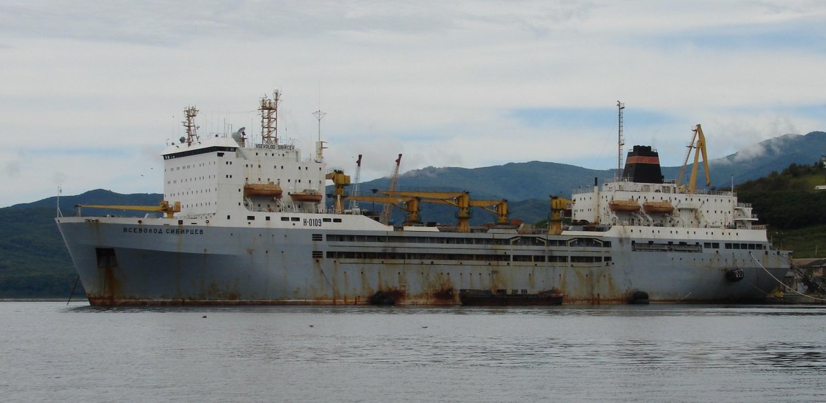 Всеволод Сибирцев плавбаза