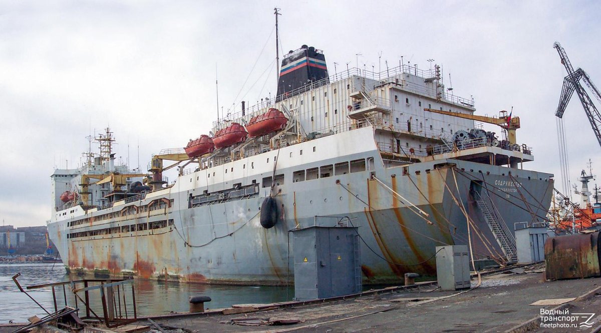 Всеволод Сибирцев плавбаза