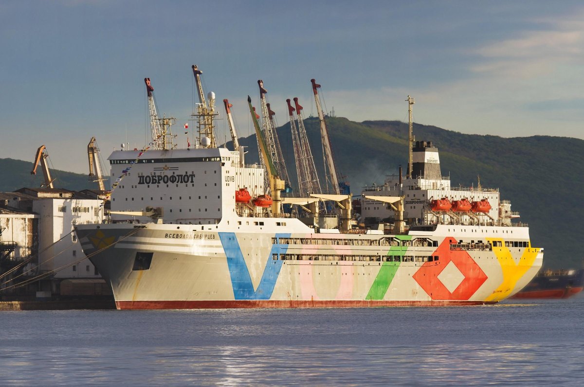 Доброфлот плавбаза Всеволод Сибирцев