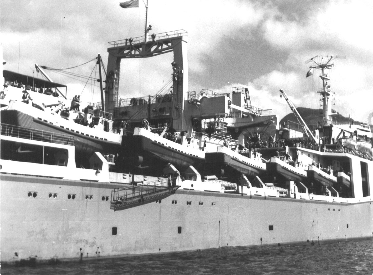 Плавбаза Житников