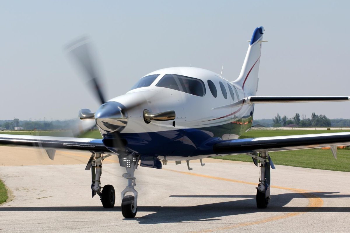 Epic lt самолет