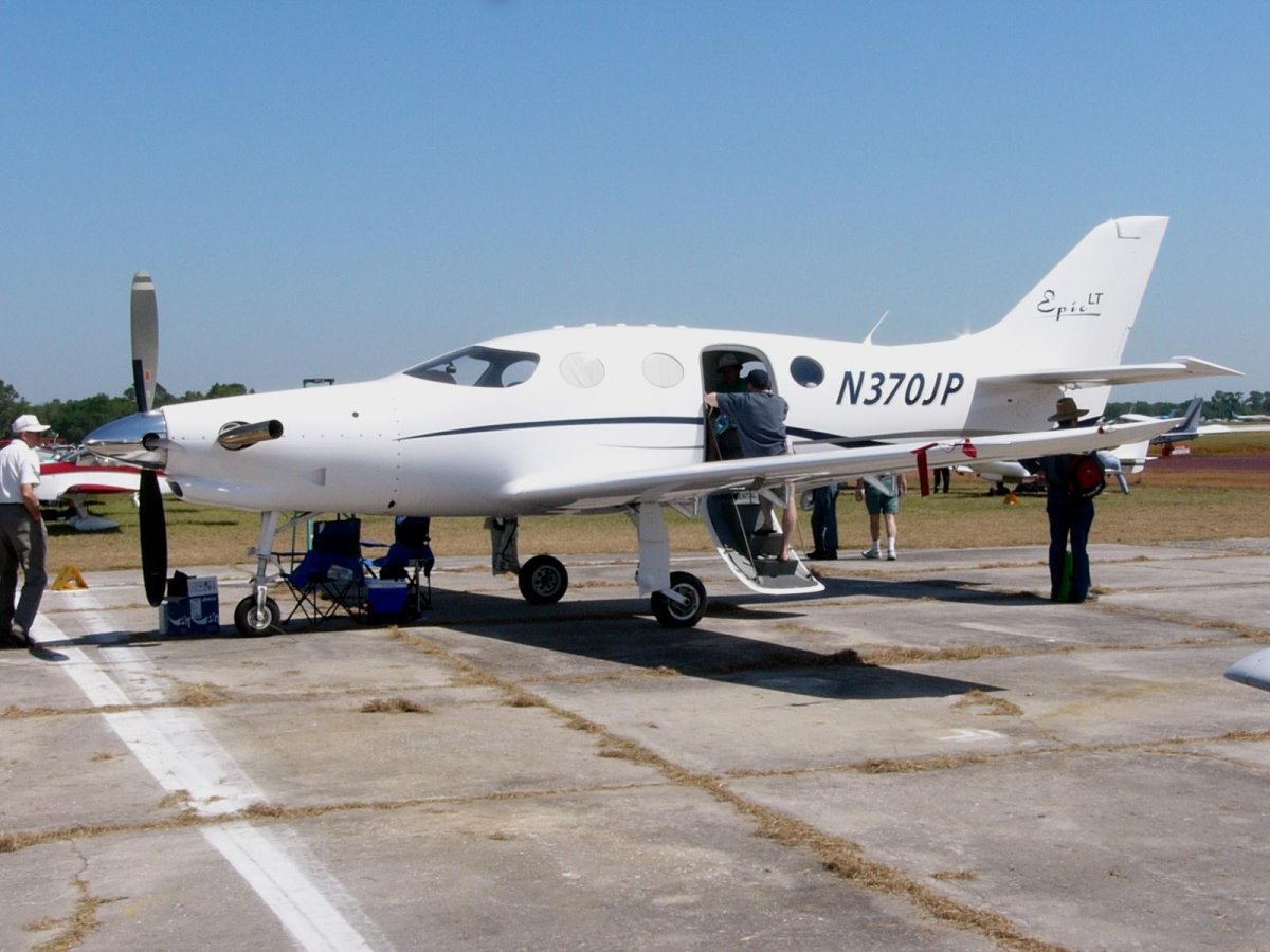 Epic lt самолет