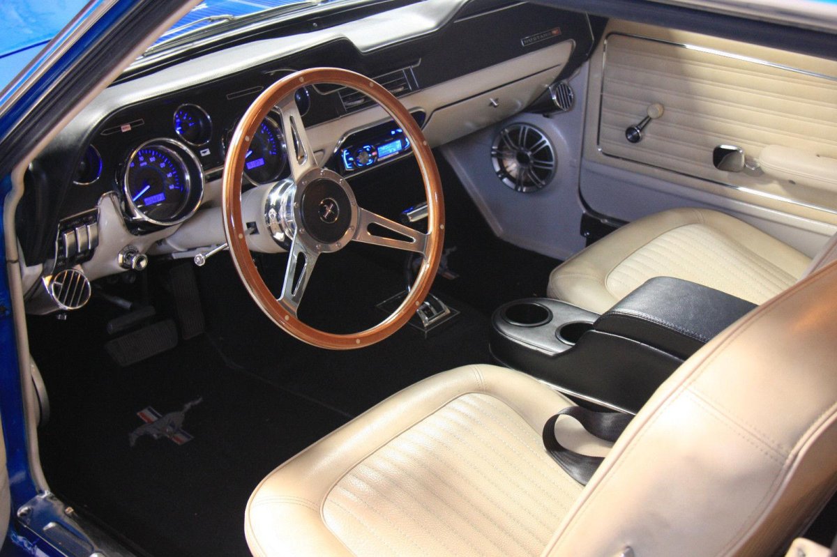 Мустанг 1980 салон