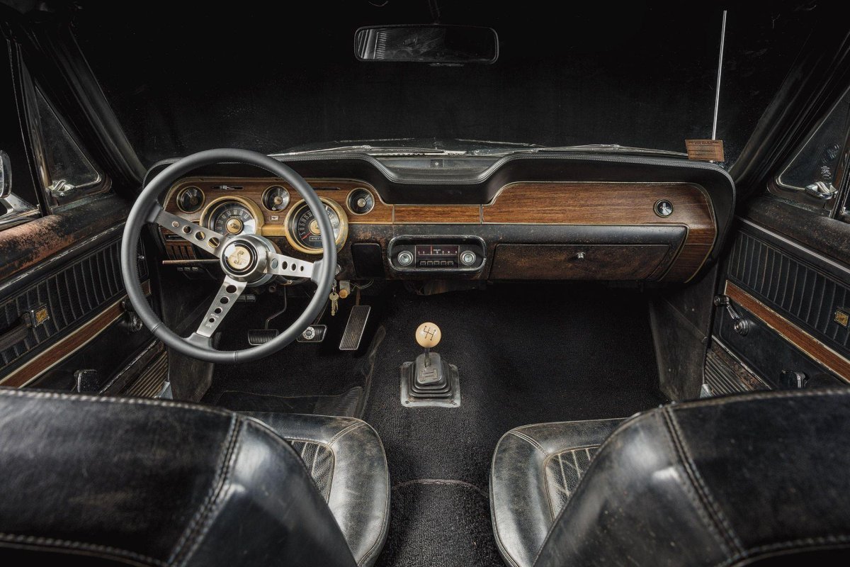 Форд Мустанг 1969 салон