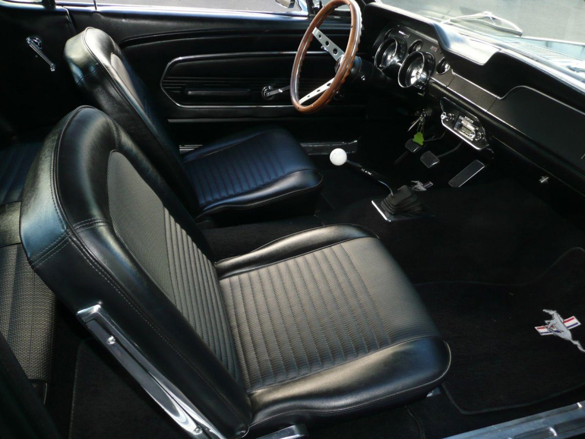 Ford Mustang 1968 Interior
